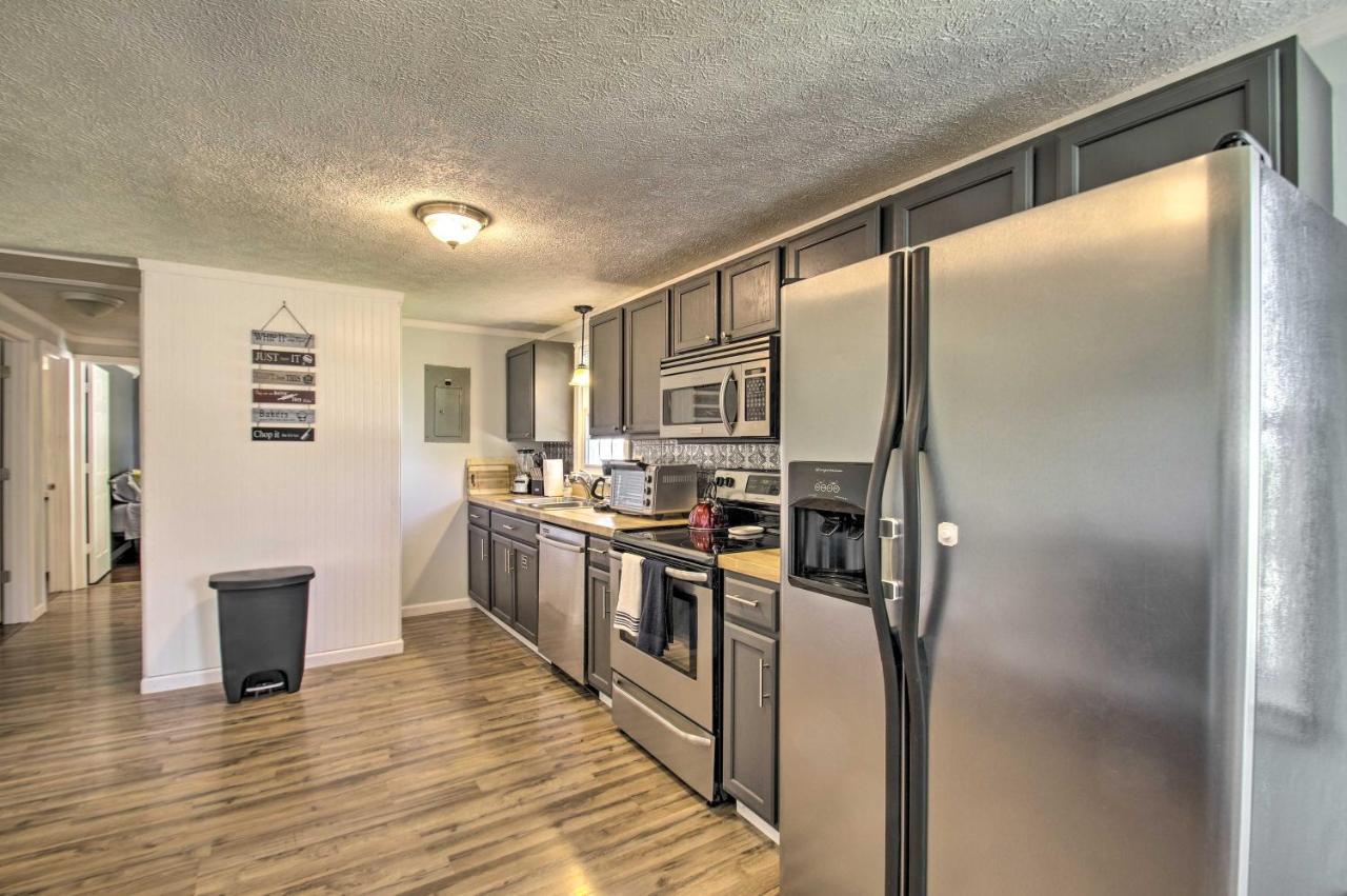Dog-Friendly Fayetteville Home With Hot Tub! エクステリア 写真