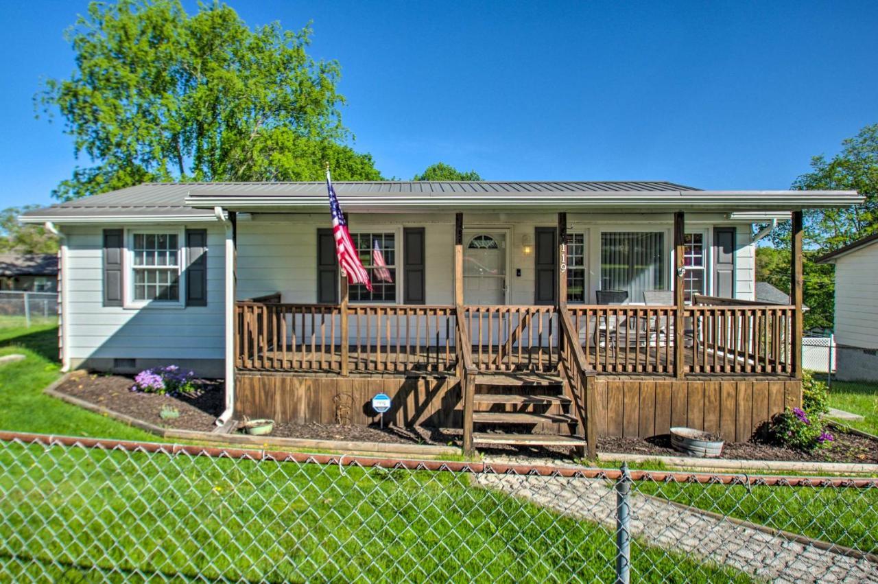 Dog-Friendly Fayetteville Home With Hot Tub! エクステリア 写真