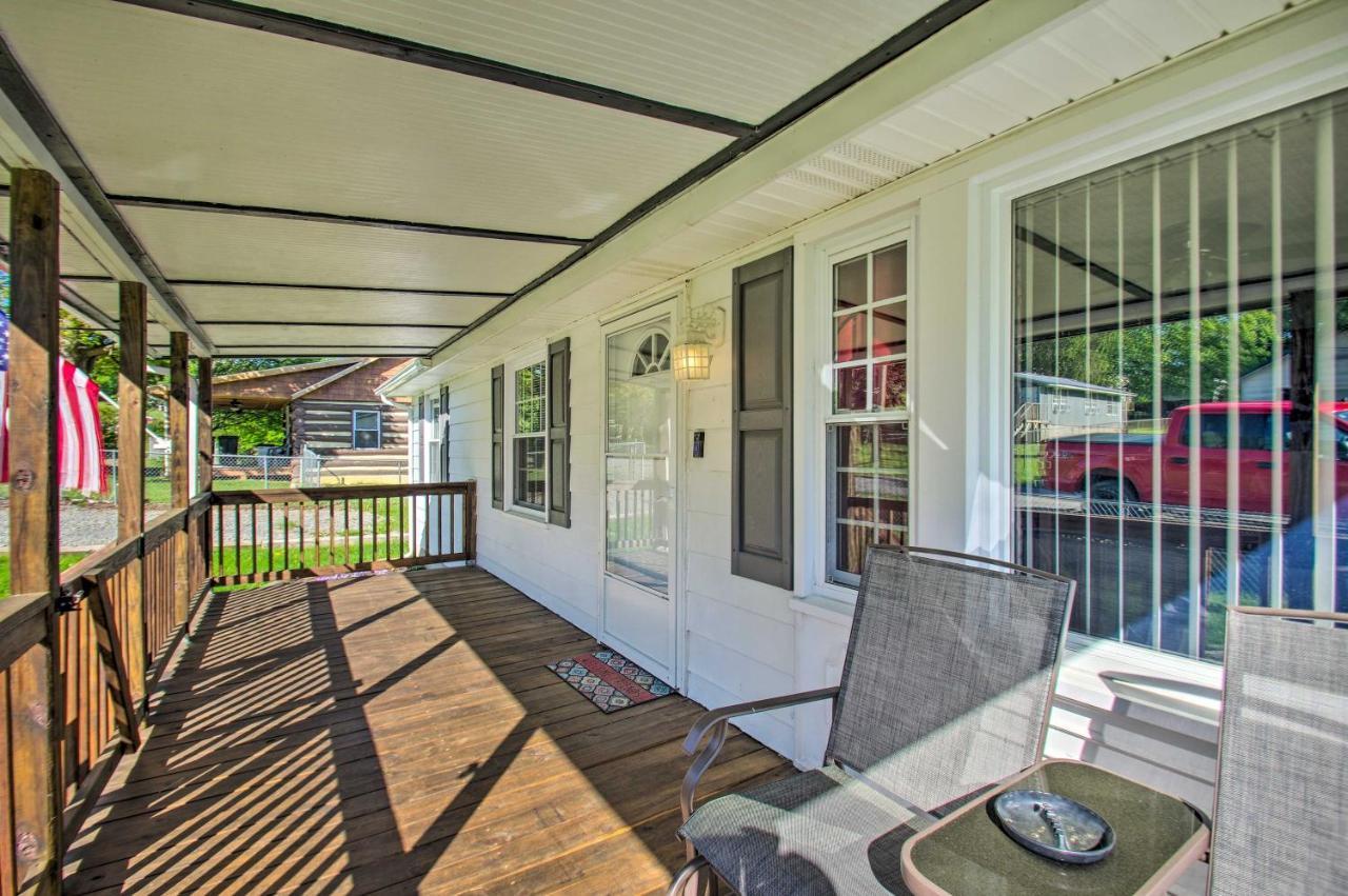 Dog-Friendly Fayetteville Home With Hot Tub! エクステリア 写真